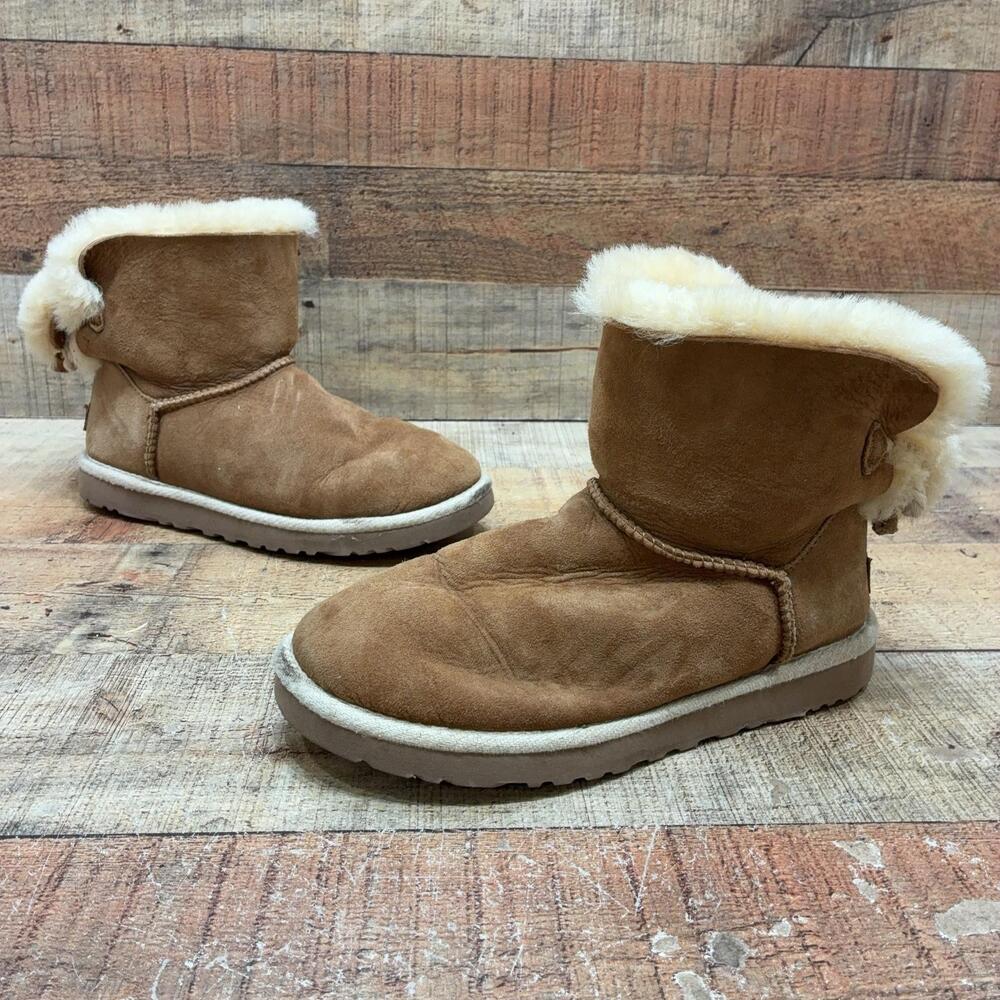 UGG Boots Womens Size 7 38 Brown Suede Shearling Ankle Pull On Fur Cuff Winter